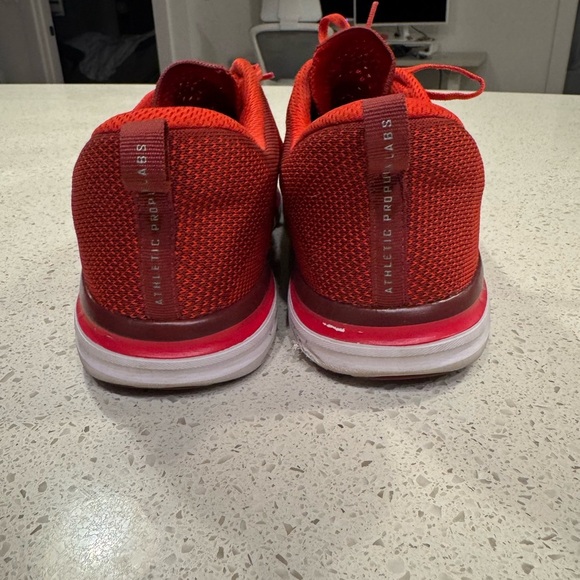APL Men Techloom Pro Sneaker Size 9/W10.5 Red Like New - Picture 6 of 8
